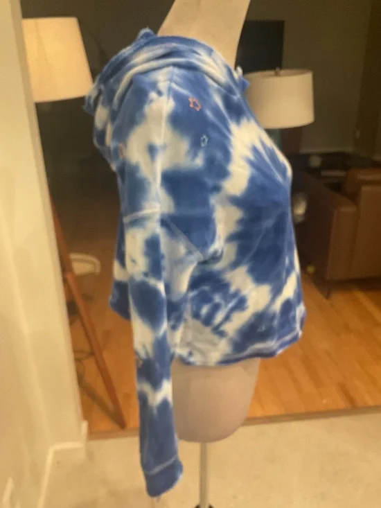 Chaser Blue & White Tie-Dye Cropped Hoodie - Picture 4 of 10